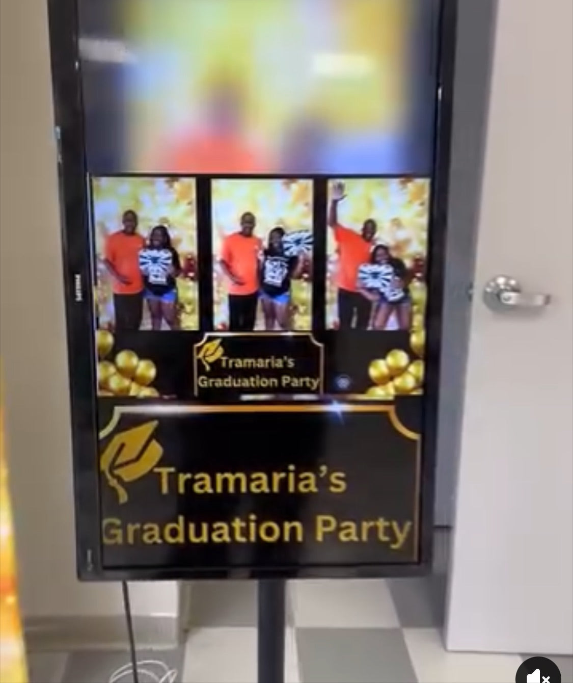 Photo Party Screen (Live photo and gif display)